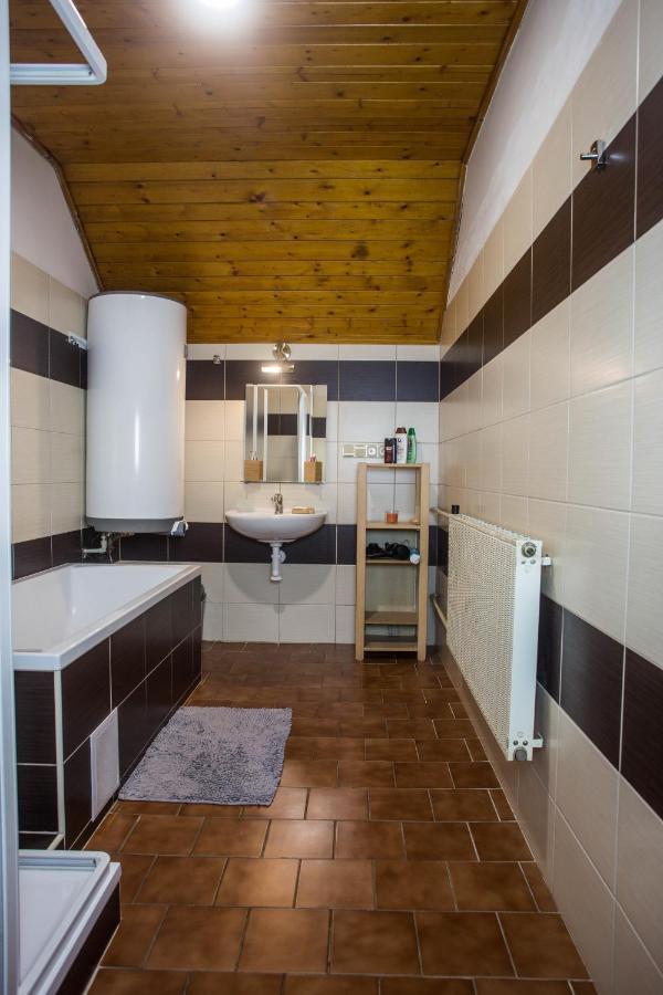 Apartmany Ve Mlejne Cachrov 外观 照片