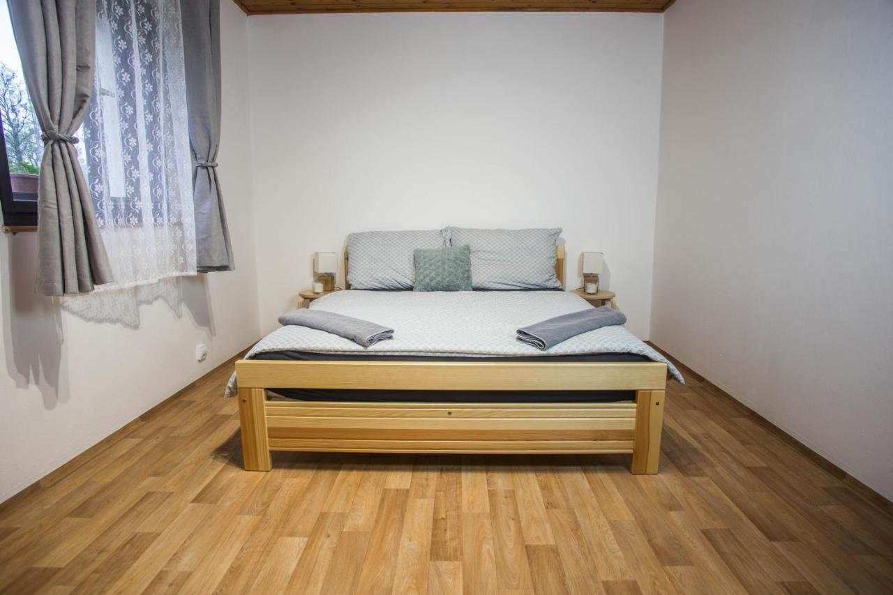 Apartmany Ve Mlejne Cachrov 外观 照片