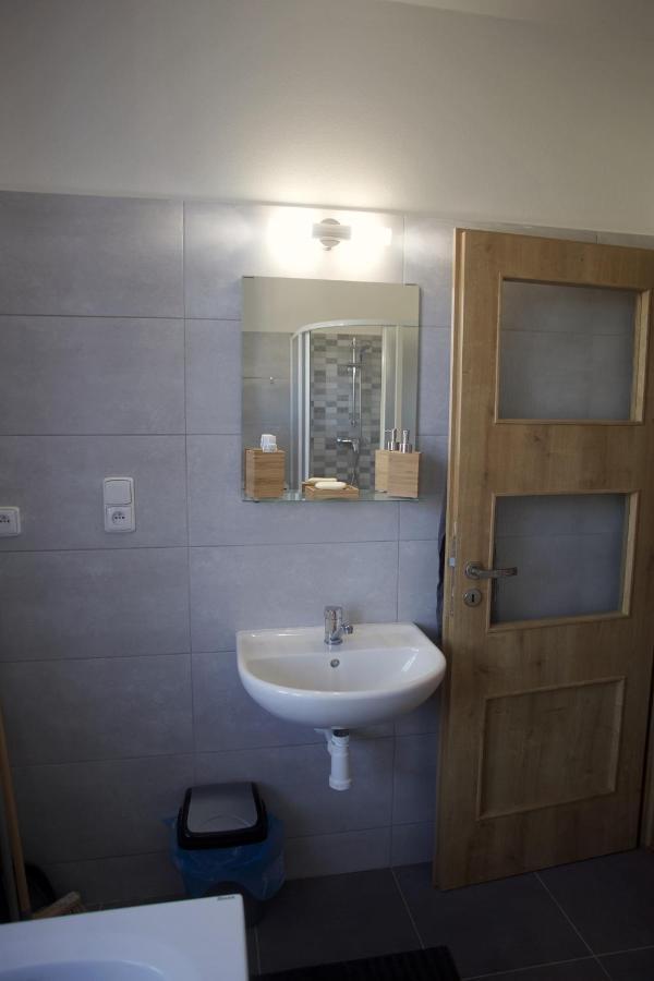 Apartmany Ve Mlejne Cachrov 外观 照片