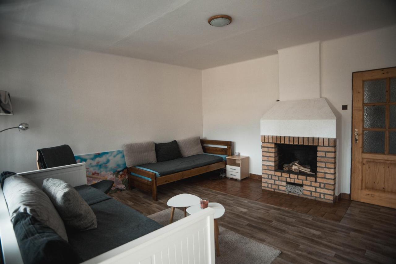 Apartmany Ve Mlejne Cachrov 外观 照片