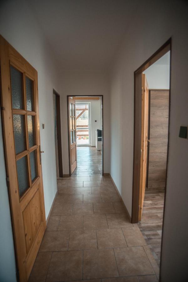 Apartmany Ve Mlejne Cachrov 外观 照片