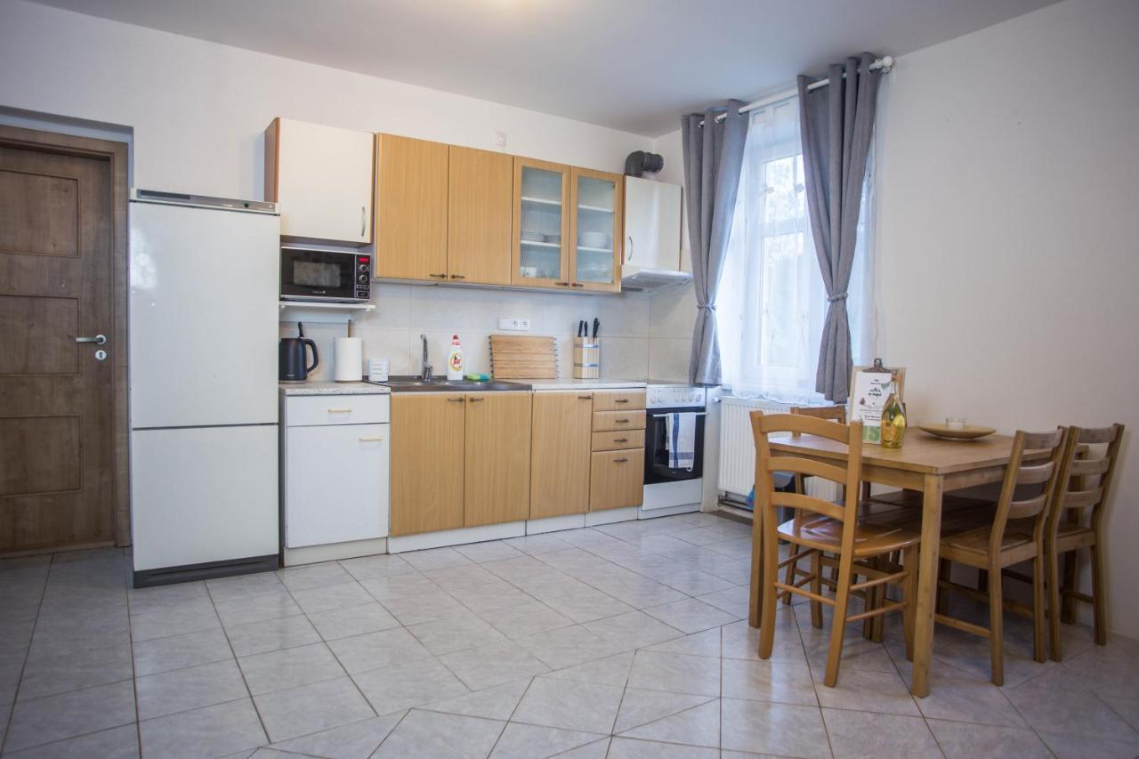 Apartmany Ve Mlejne Cachrov 外观 照片