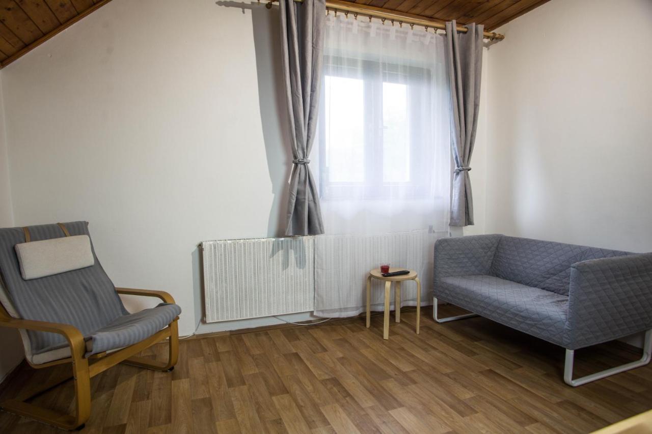 Apartmany Ve Mlejne Cachrov 外观 照片